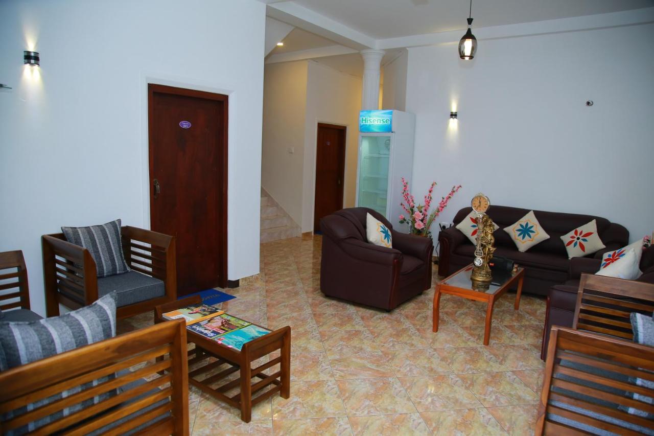 Aken Villa Hikkaduwa Exterior photo
